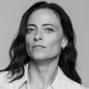Lara Pulver